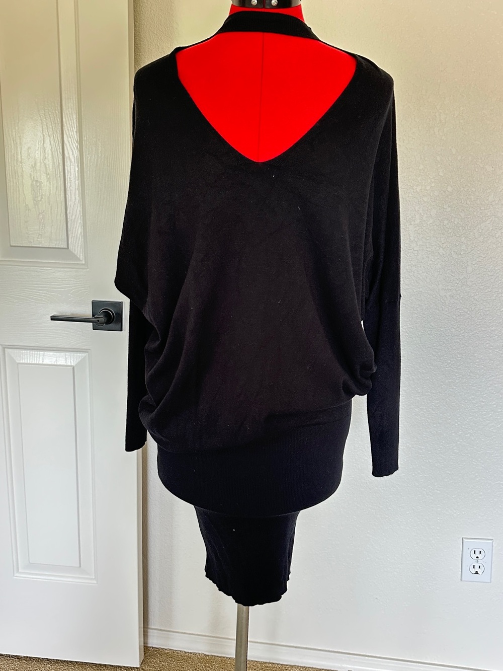 Zara knit Black V-Back Women’s Sweater